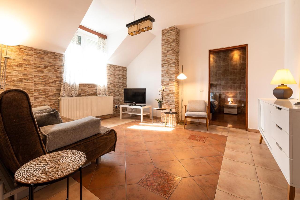 La Lampa Apartments Дебрецен Экстерьер фото