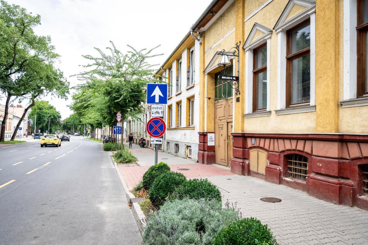 La Lampa Apartments Дебрецен Экстерьер фото